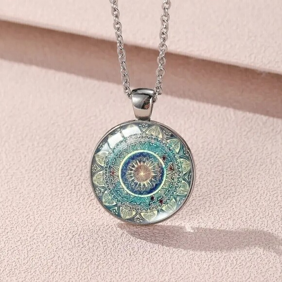 New - Boho Style Pendant Necklace w/ 24" Chain - Picture 1 of 7